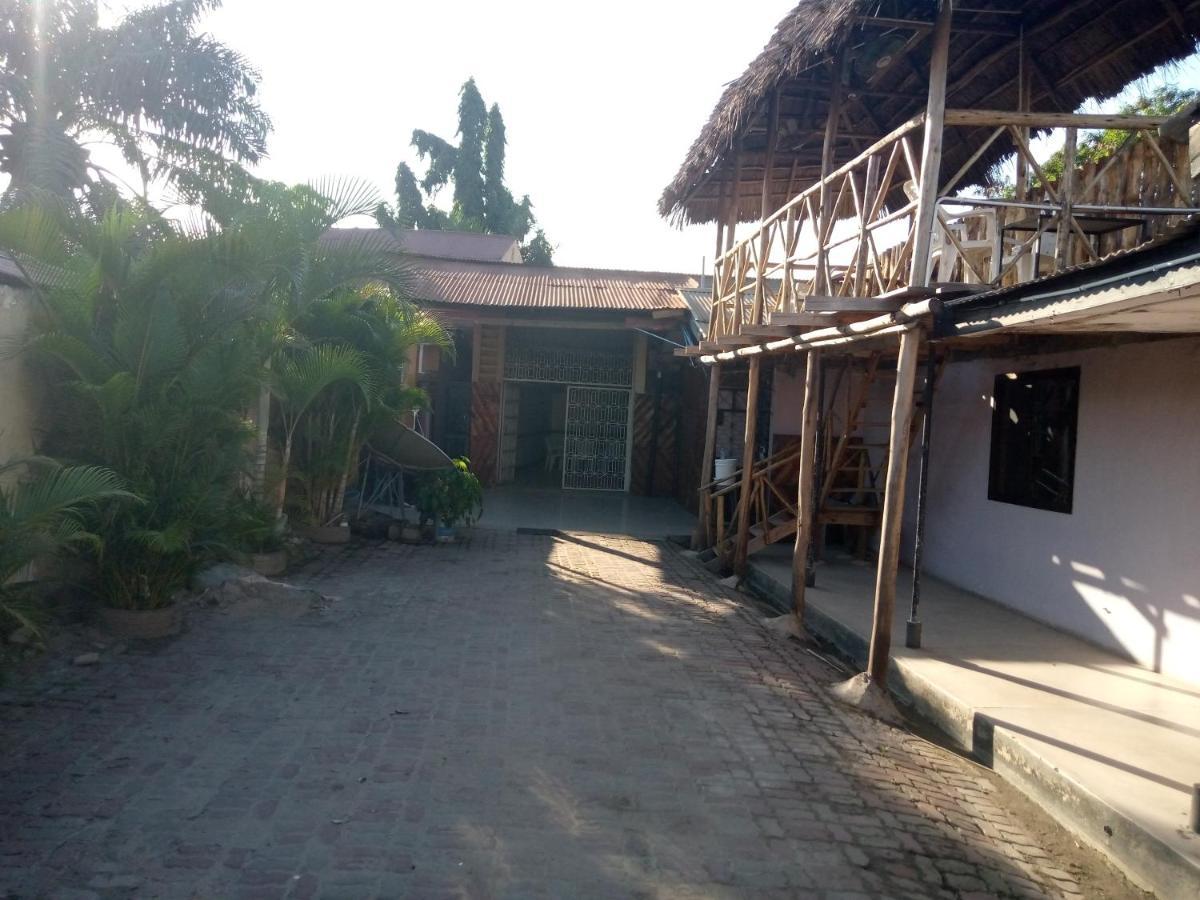 Kicec Bar And Guest House Airport Dar es Salaam Buitenkant foto