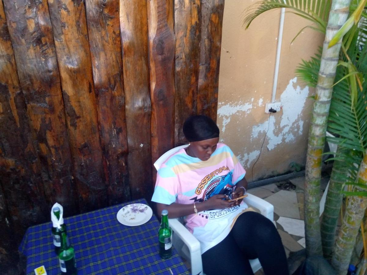 Kicec Bar And Guest House Airport Dar es Salaam Buitenkant foto